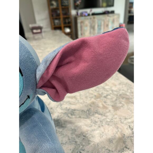 Disney Store Exclusive Lilo & Stitch 14" Plush - Picture 6 of 8